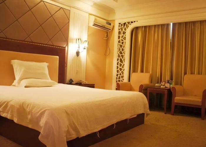 GreenTree Inn Jiangyin Zhouzhuang Shiji Avenue Business Hotel