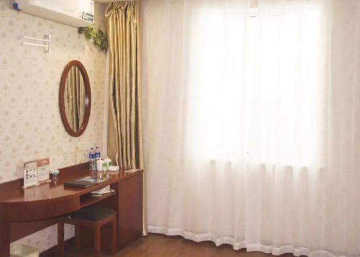 GreenTree Inn JiangSu Wuxi Jiangyin City QinGYAng Town Fuqian Road Express Hotel