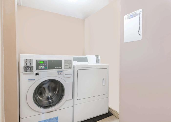 Super 8 by Wyndham Cambridge/Kitchener/Waterloo Area