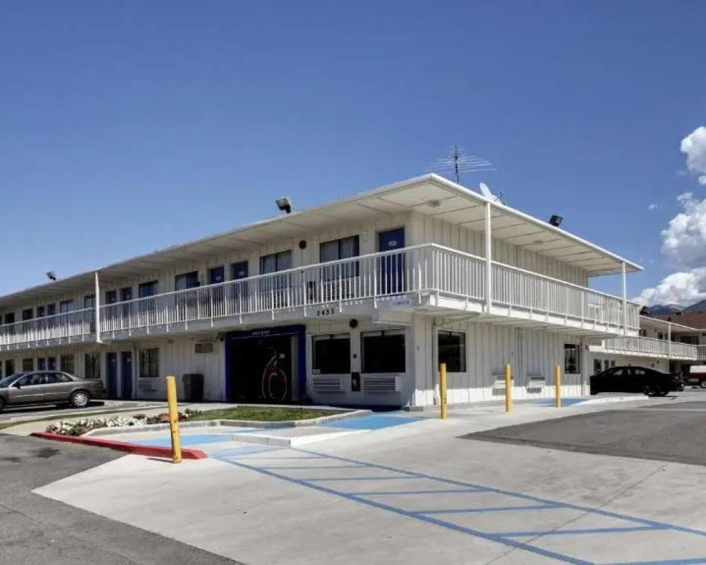 Super 8 by Wyndham Woods Cross/Salt Lake City North