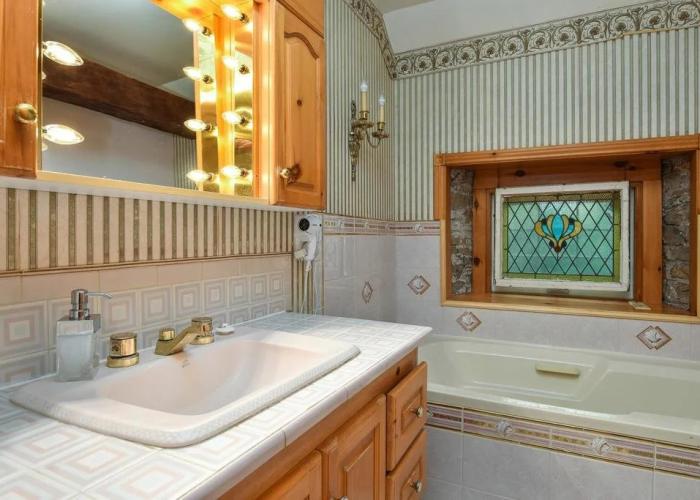 The Noble Suites