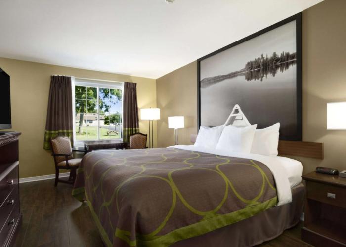 Super 8 by Wyndham Brockville