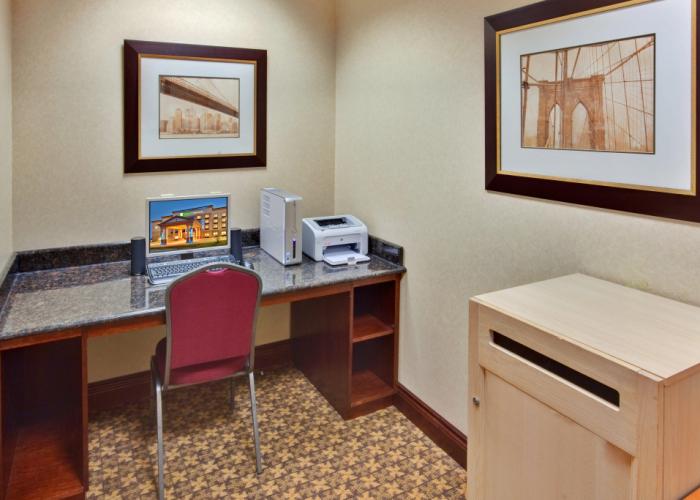 Holiday Inn Express Hotel & Suites Brockville by IHG