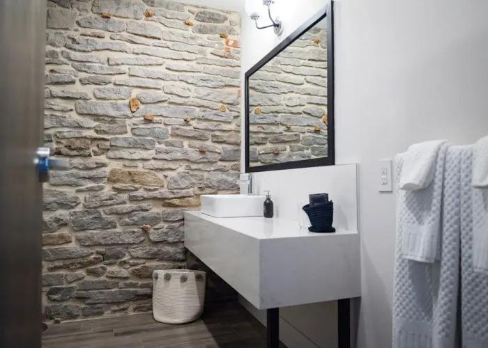 48 King West Boutique Hotel