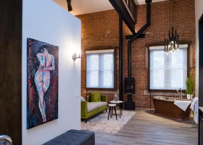 48 King West Boutique Hotel