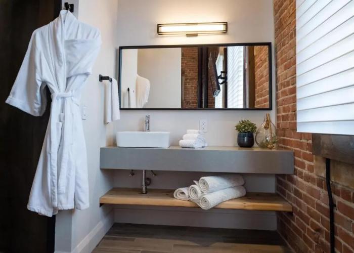 48 King West Boutique Hotel