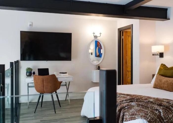 48 King West Boutique Hotel
