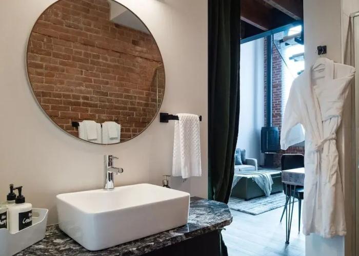 48 King West Boutique Hotel