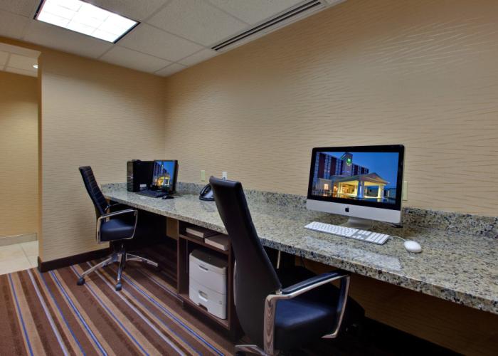 Holiday Inn Express & Suites Chatham South by IHG