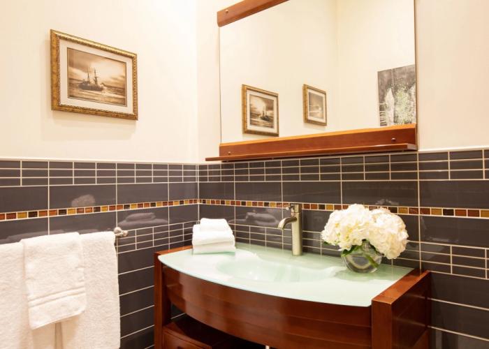 Retro Suites Hotel
