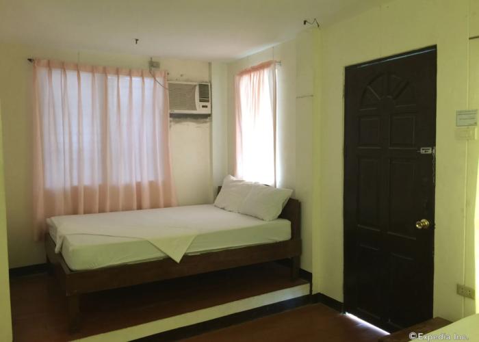Cozy Coron Inn