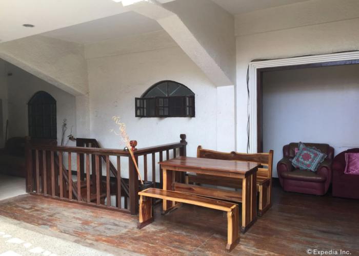 Cozy Coron Inn