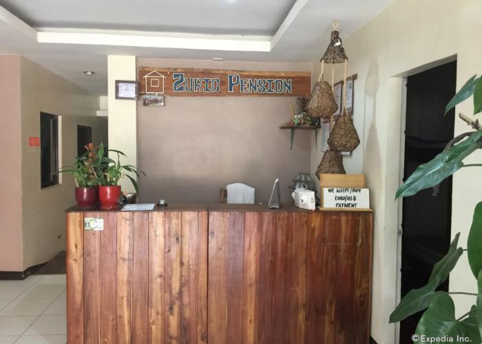 Cozy Coron Inn