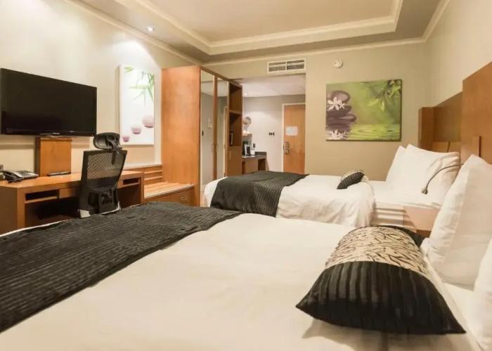 Hôtel & Suites Le Dauphin Drummondville
