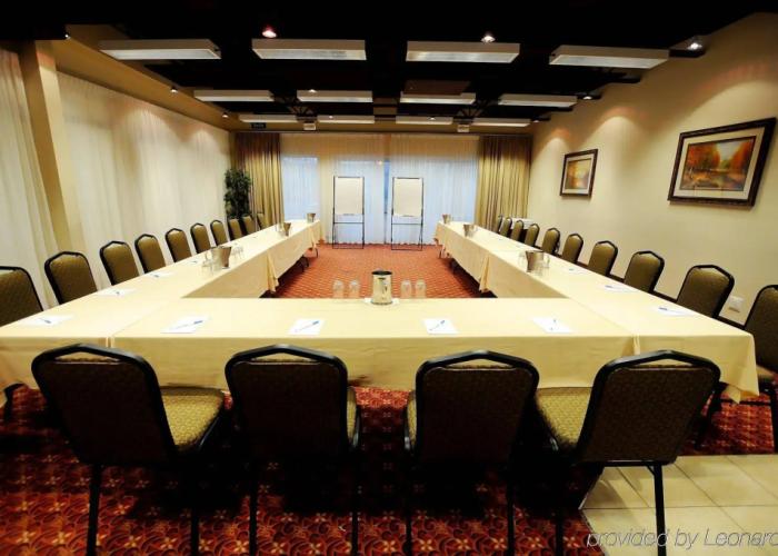 Hôtel & Suites Le Dauphin Drummondville