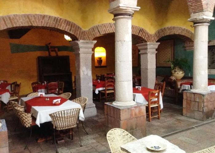 Hotel Los Arcos
