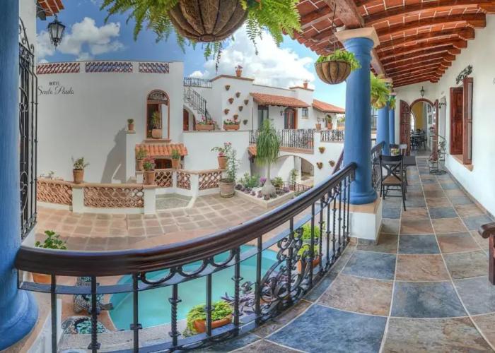 Hotel Santa Paula