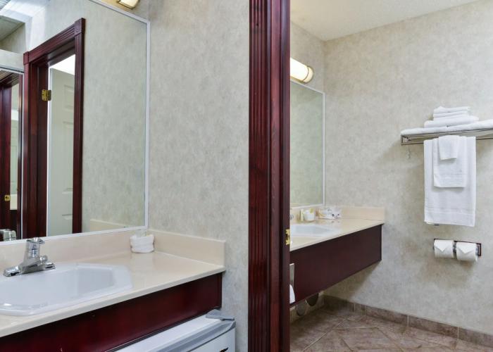 Ramada by Wyndham Nisku Edmonton Airport