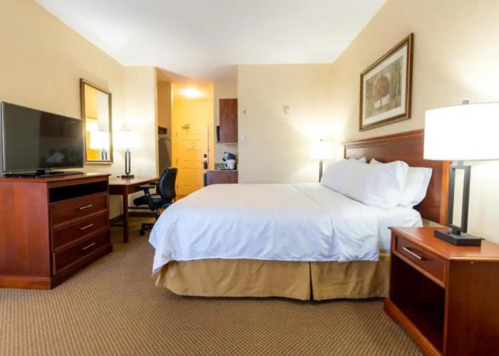 Holiday Inn Express & Suites Edmonton International Airport by IHG