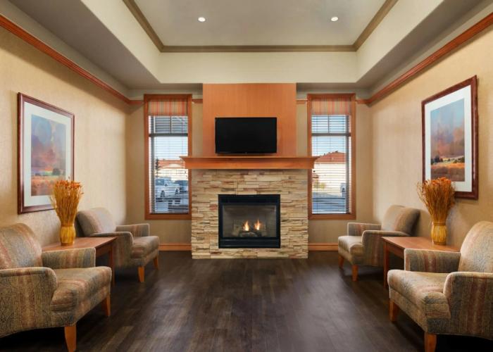 Days Inn & Suites by Wyndham Edmonton Airport