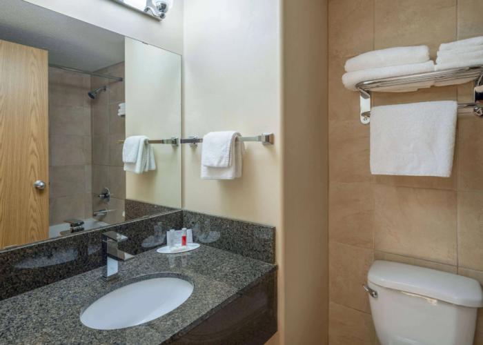 Super 8 by Wyndham Edmonton International Airport