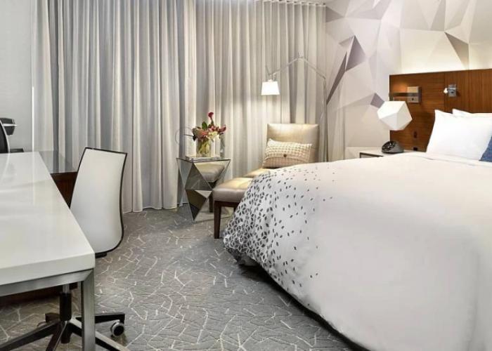 Renaissance Edmonton Airport Hotel