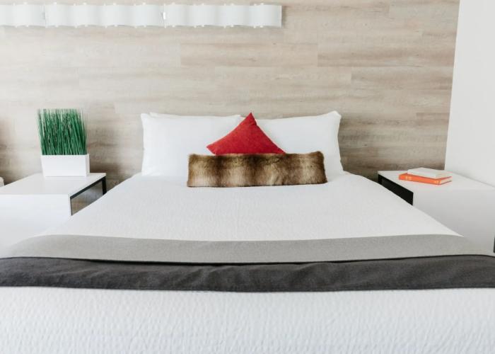 The Elk & Avenue Hotel