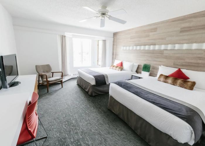 The Elk & Avenue Hotel
