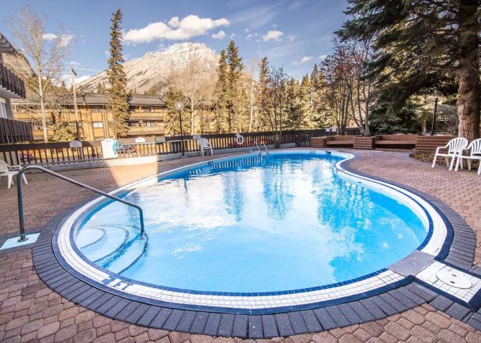 Moxy Banff