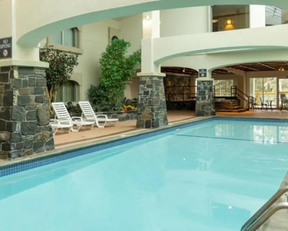 фото Rundlestone Lodge