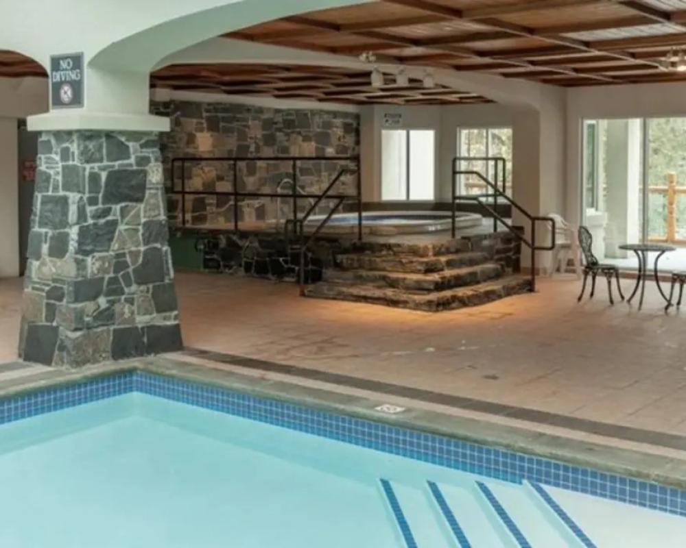 фото Rundlestone Lodge