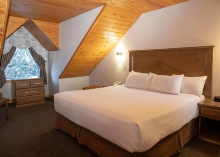 Rundlestone Lodge