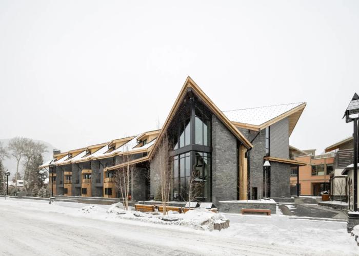 Peaks Hotel and Suites