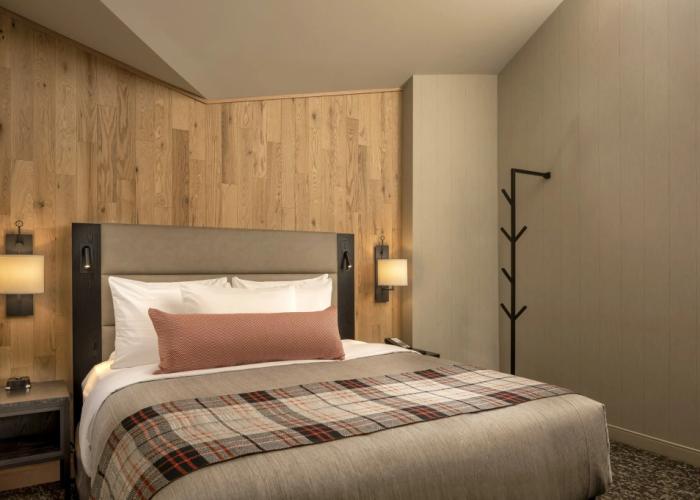 Peaks Hotel and Suites