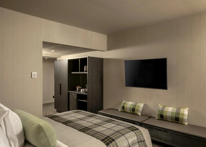 Peaks Hotel and Suites