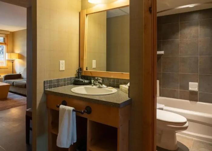 The Fox Hotel and Suites