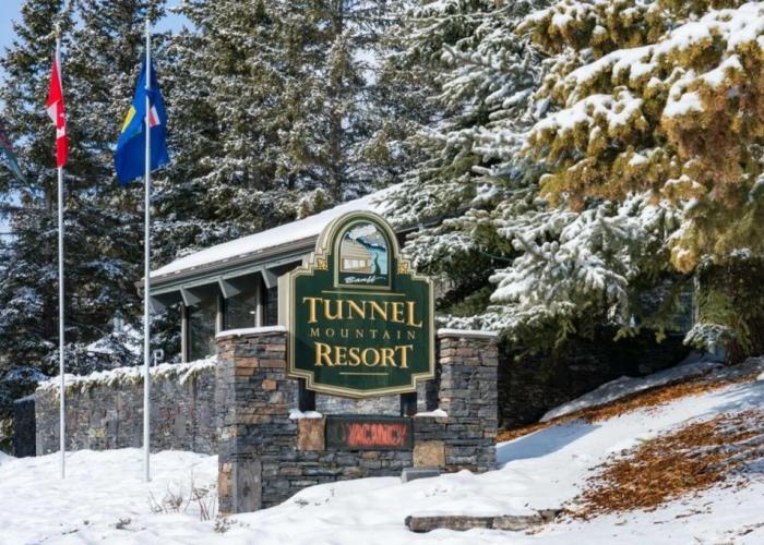 Tunnel Mountain Resort