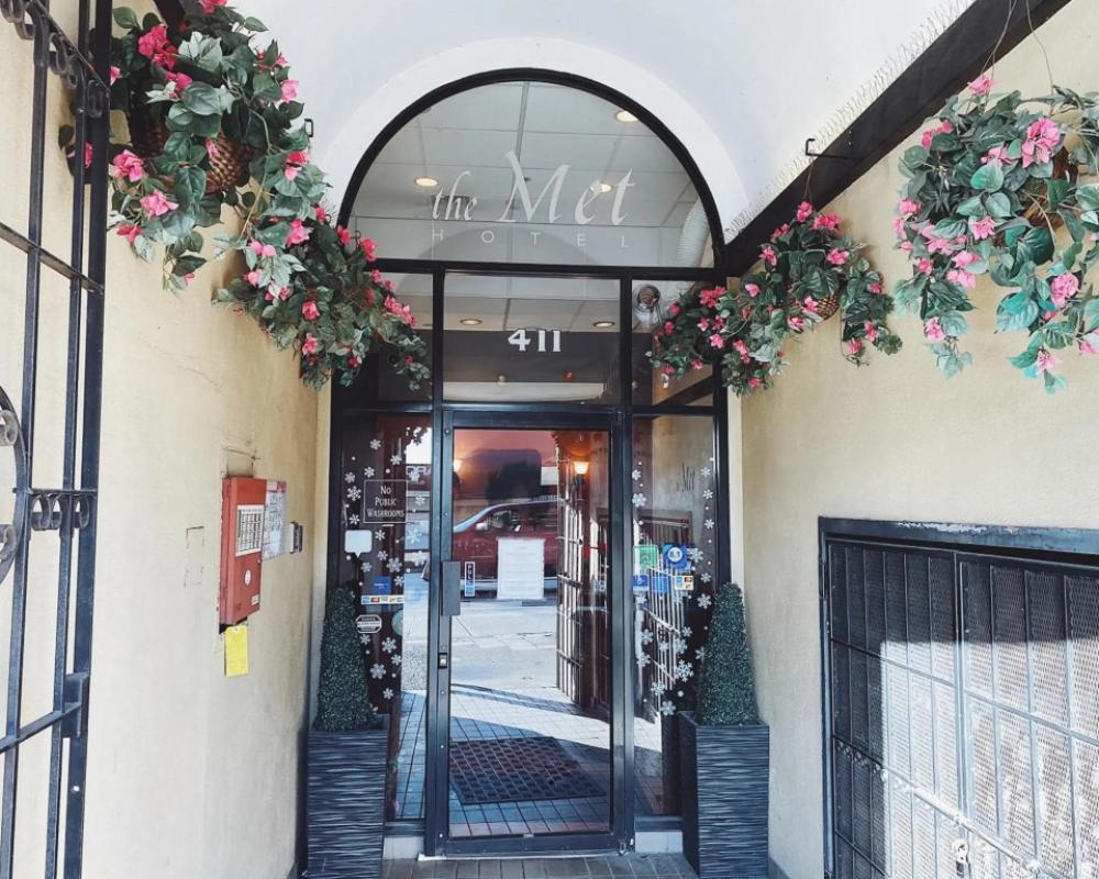 Met Hotel