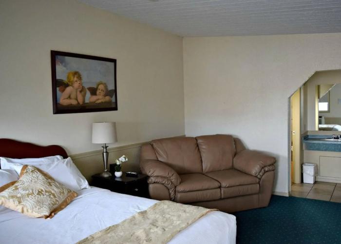 Centre Suites Inns Motel