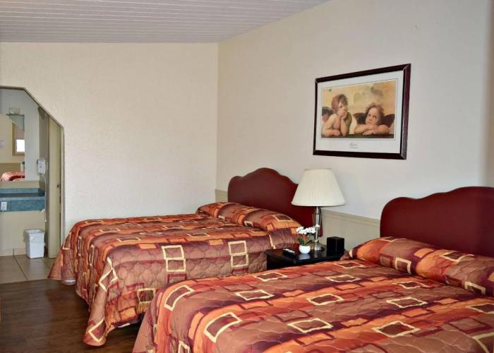 Centre Suites Inns Motel