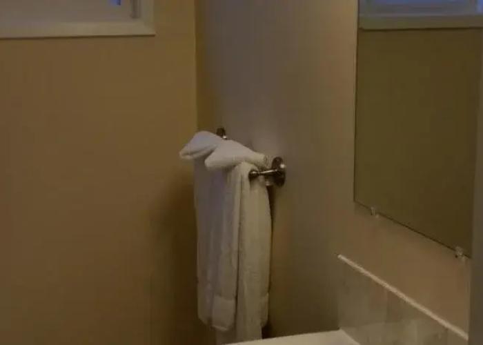 Comox Valley Inn & Suites