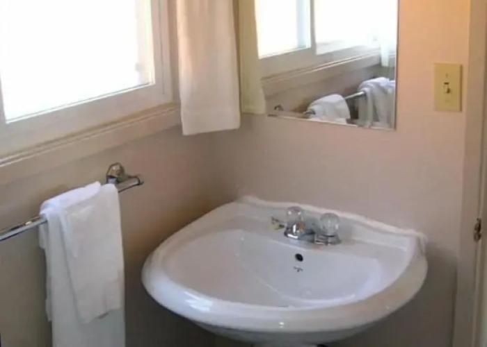 Comox Valley Inn & Suites
