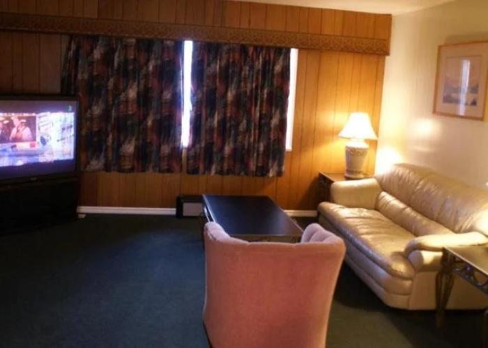 River Heights Motel
