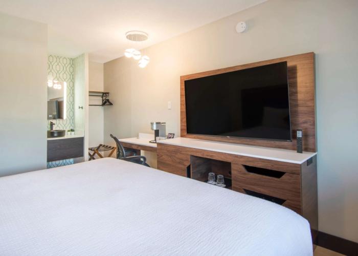 Coast Courtenay Hotel
