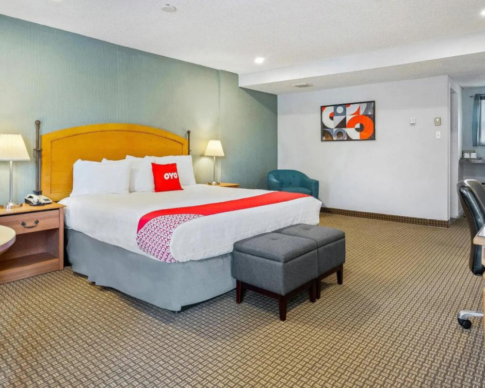 фото First Canada Inn Cornwall