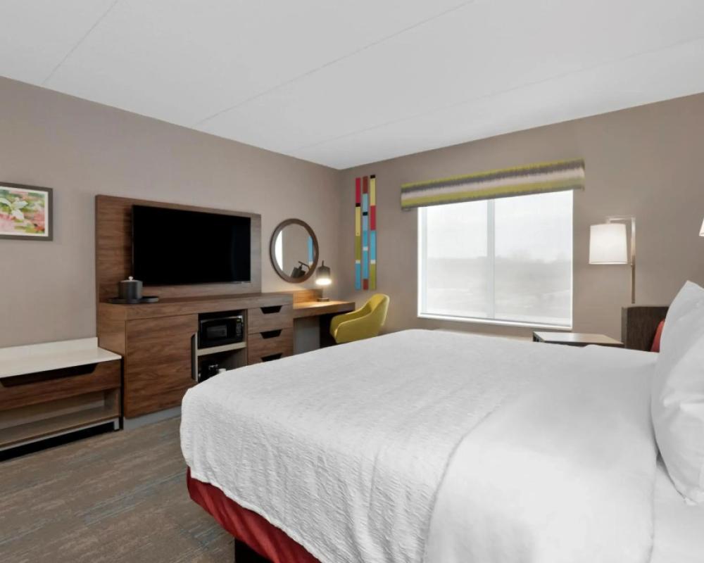 фото Hampton Inn By Hilton Cornwall
