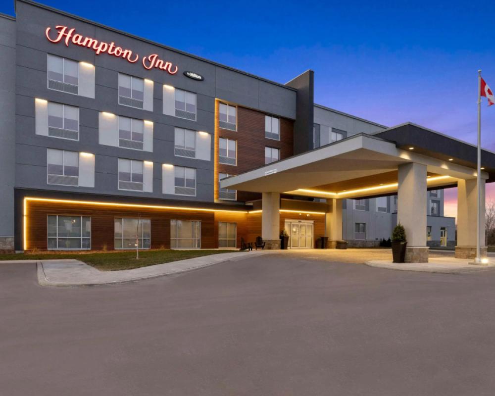 фото Hampton Inn By Hilton Cornwall