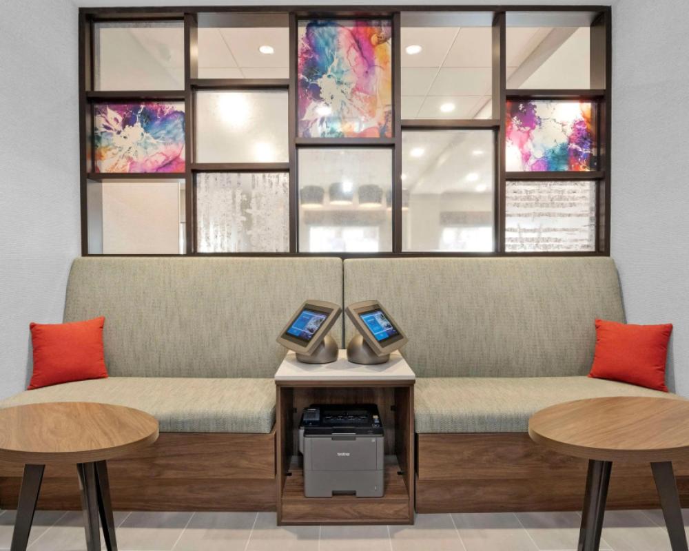 фото Hampton Inn By Hilton Cornwall
