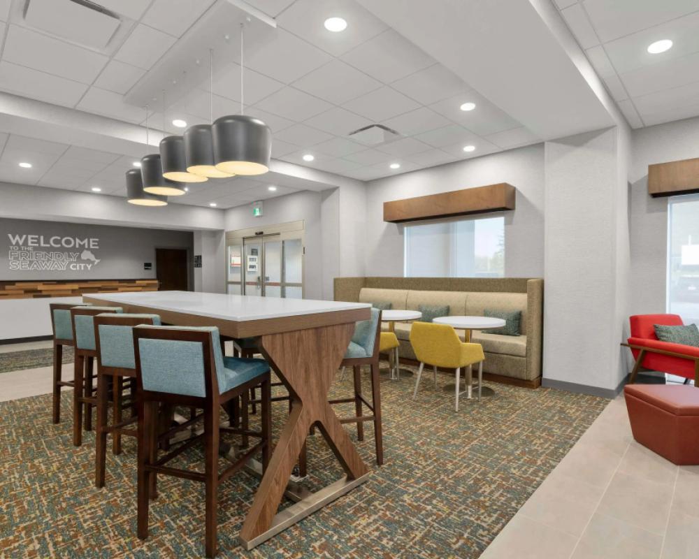 фото Hampton Inn By Hilton Cornwall