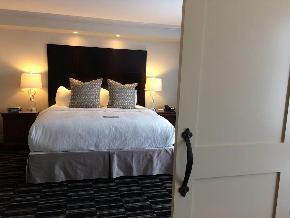 фото Ramada by Wyndham Cornwall